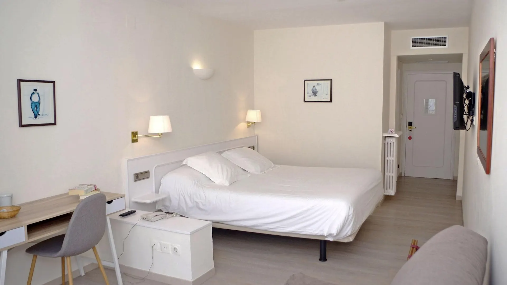 ***  Hotel Llafranch ספרד