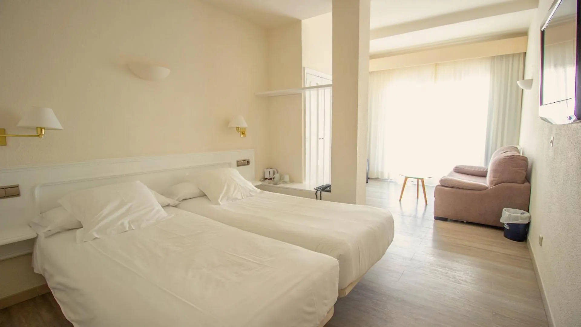 Hotel Llafranch 3*, יפראנק
