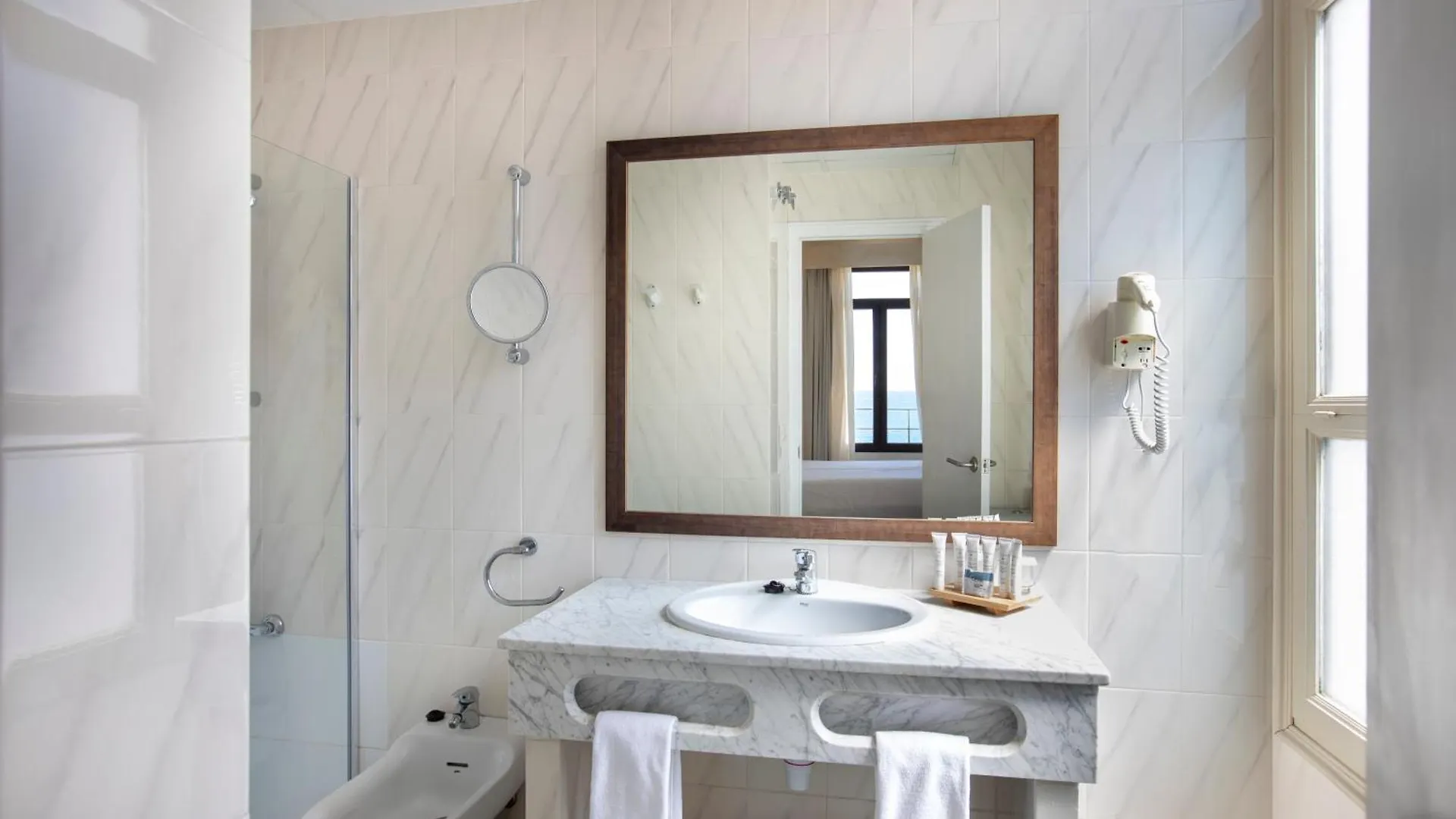 Hotel Llafranch  יפראנק